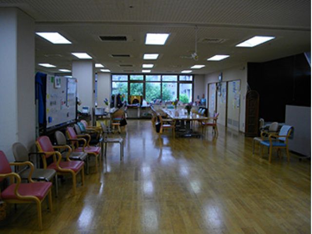 �y���z�\��/�f�C�T�[�r�X�z�h��/�T1���̕�W/����2,100�~