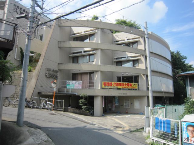 久地駅から徒歩4分!老健施設でのお仕事
