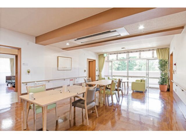 三郷市泉/大手有料老人ホームでの看護師募集