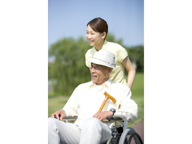 大手法人の介護施設/正職員募集中です!◎