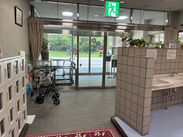 �y�߃����s/���ʗ{��V�l�z�[���z�n�斧���^�̎{�݂ł̋Ζ�